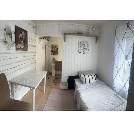דירה Small Wooden House 1 Km From River *