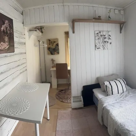 Apartmán Small Wooden House 1 Km From River Turku